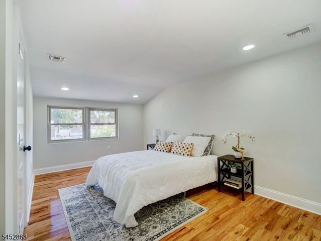 156 W Lincoln Ave, Roselle Park Boro, NJ 07204