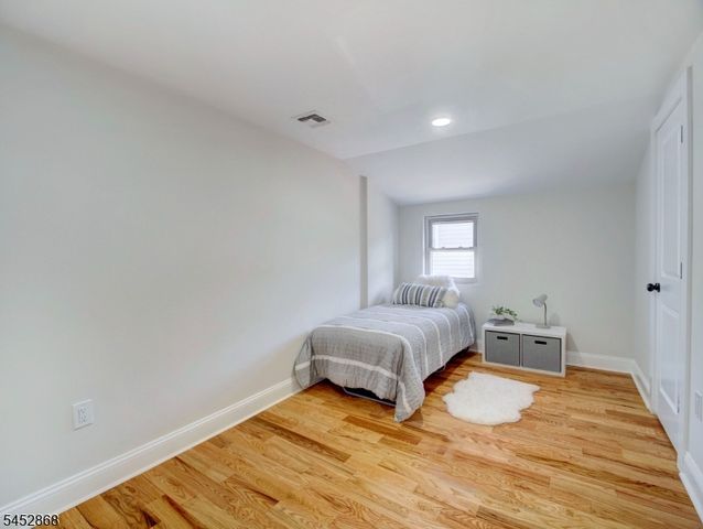 156 W Lincoln Ave, Roselle Park Boro, NJ 07204