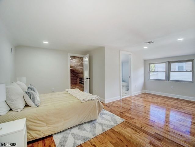 156 W Lincoln Ave, Roselle Park Boro, NJ 07204