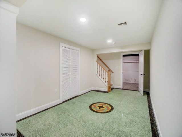 156 W Lincoln Ave, Roselle Park Boro, NJ 07204