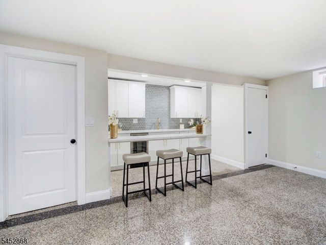 156 W Lincoln Ave, Roselle Park Boro, NJ 07204