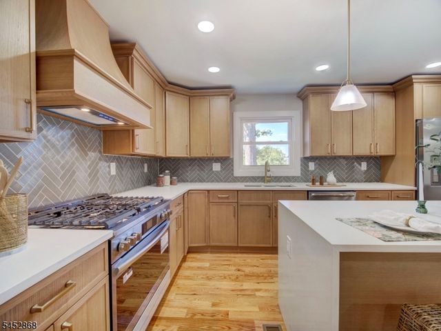 156 W Lincoln Ave, Roselle Park Boro, NJ 07204
