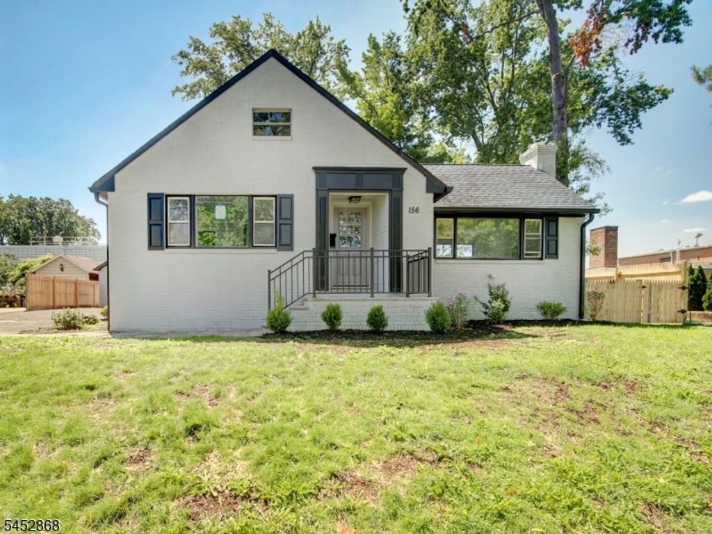 156 W Lincoln Ave, Roselle Park Boro, NJ 07204 — photo 2