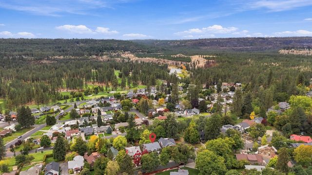 3225 N Wellington Pl, Spokane, WA 99205