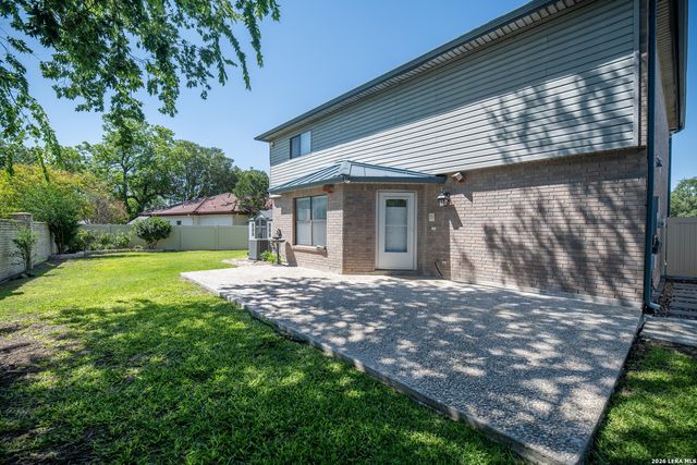 7422 BEN CRENSHAW CT, San Antonio, TX 78244