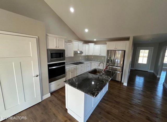 815 Colby Cir, Crossville, TN 38571