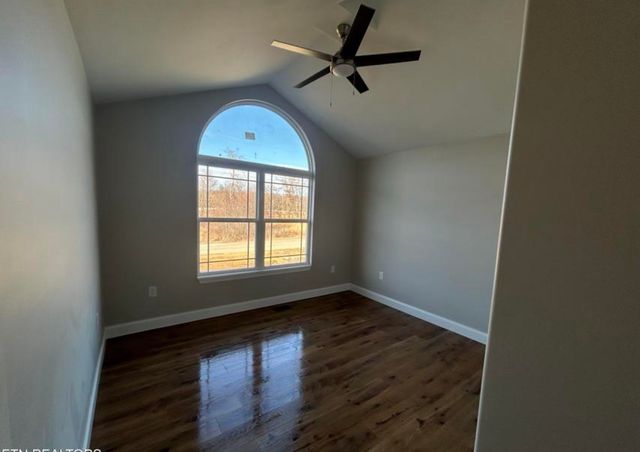 815 Colby Cir, Crossville, TN 38571