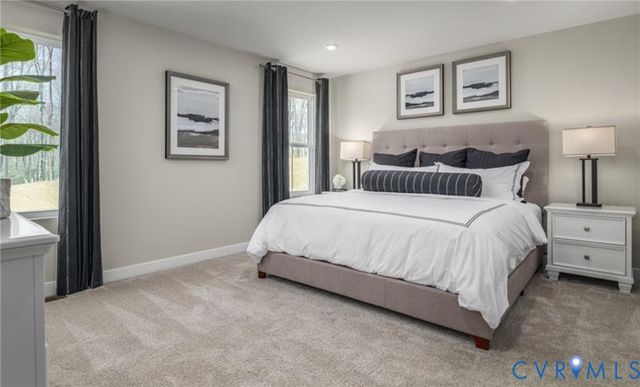 1 Nine Iron Dr, Richmond, VA 23223
