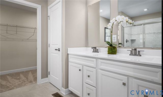 1 Nine Iron Dr, Richmond, VA 23223