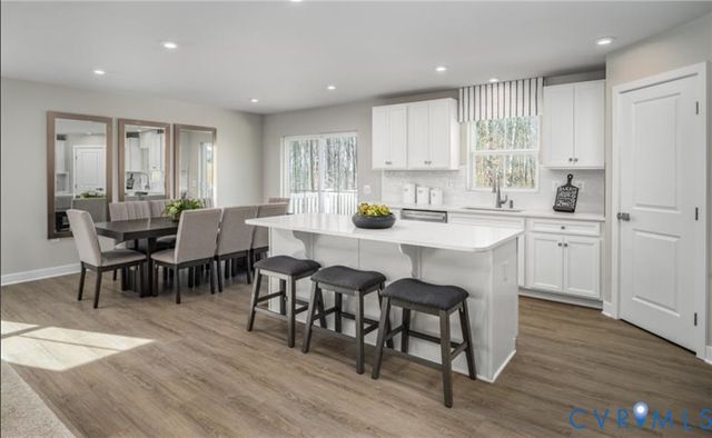 1 Nine Iron Dr, Richmond, VA 23223