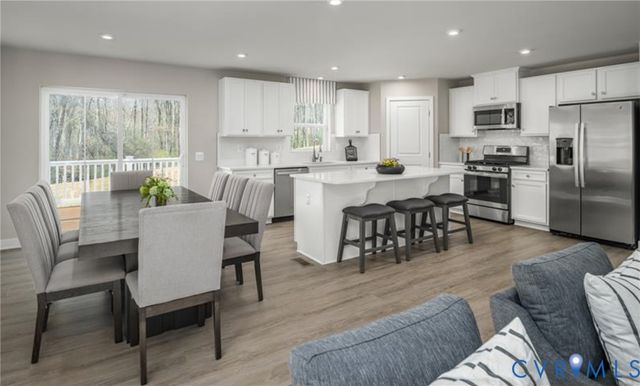 1 Nine Iron Dr, Richmond, VA 23223