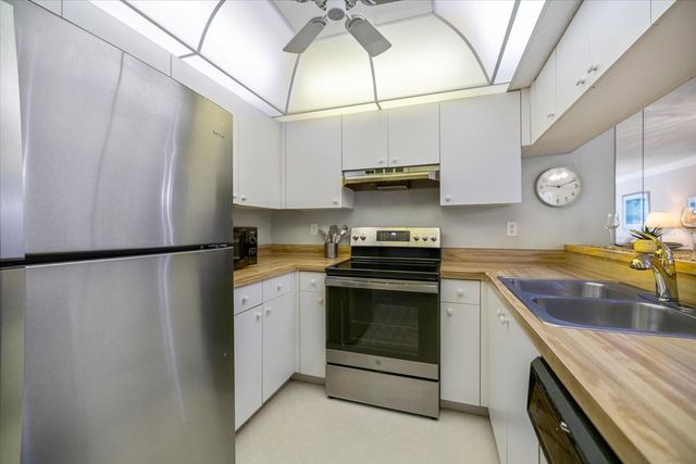 634 BIRD BAY DRIVE E 201, Venice, FL 34285