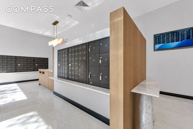 150 W End Ave Apt 10P, New York City, NY 10023
