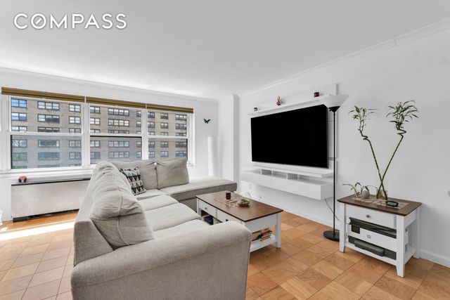 150 W End Ave Apt 10P, New York City, NY 10023