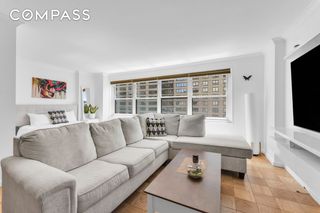 150 W End Ave Apt 10P, New York City, NY 10023