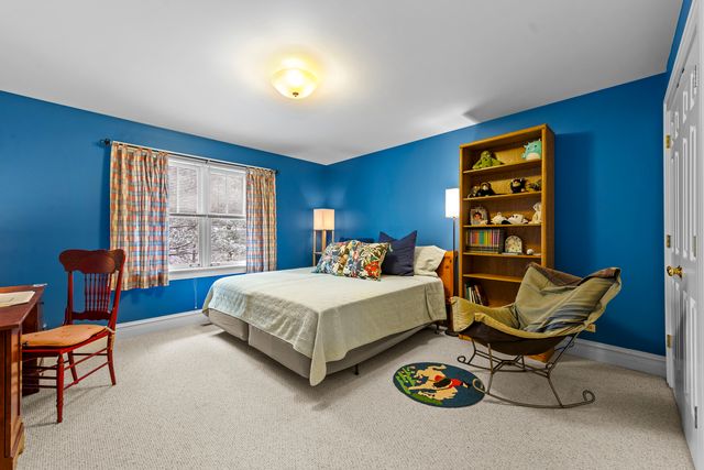 1190 W Old Mill Road, Lake Forest, IL 60045