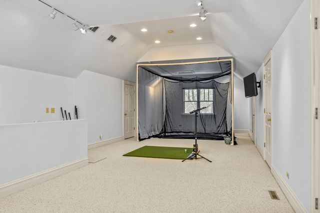 1190 W Old Mill Road, Lake Forest, IL 60045