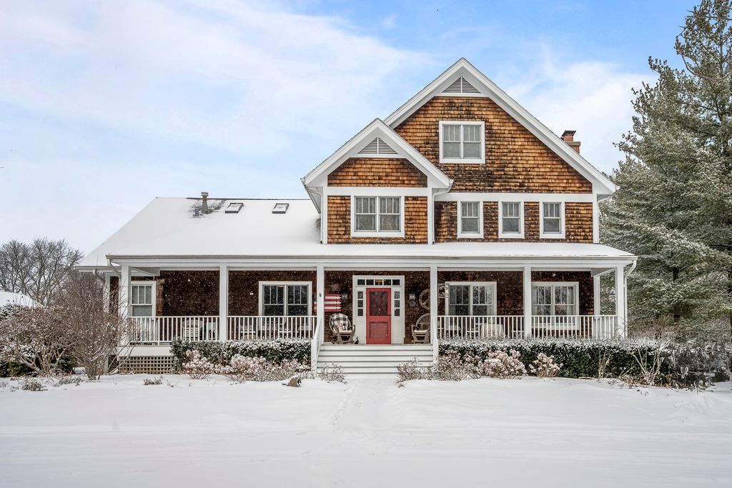 1190 W Old Mill Road, Lake Forest, IL 60045