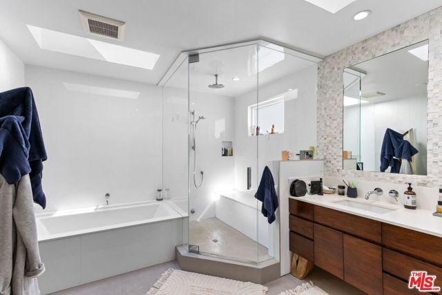 4606 Roma Court, Marina Del Rey, CA 90292