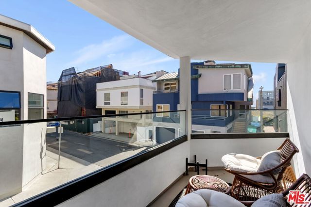 4606 Roma Court, Marina Del Rey, CA 90292