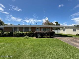 1212 Peach Street, Vidalia, LA 71373
