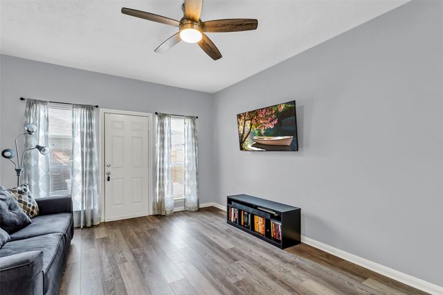 3925 Lowden Street B, Houston, TX 77051