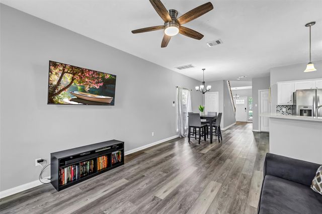 3925 Lowden Street B, Houston, TX 77051