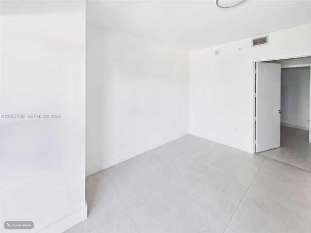 488 NE 18th St 203, Miami, FL 33132