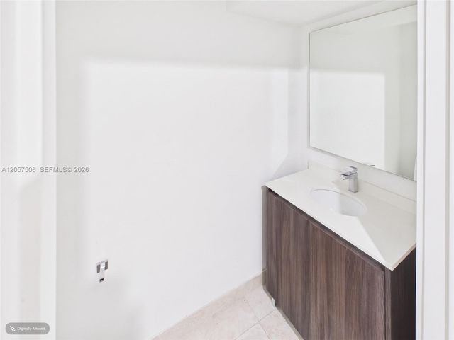 488 NE 18th St 203, Miami, FL 33132