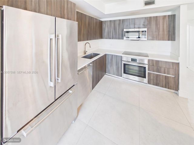 488 NE 18th St 203, Miami, FL 33132