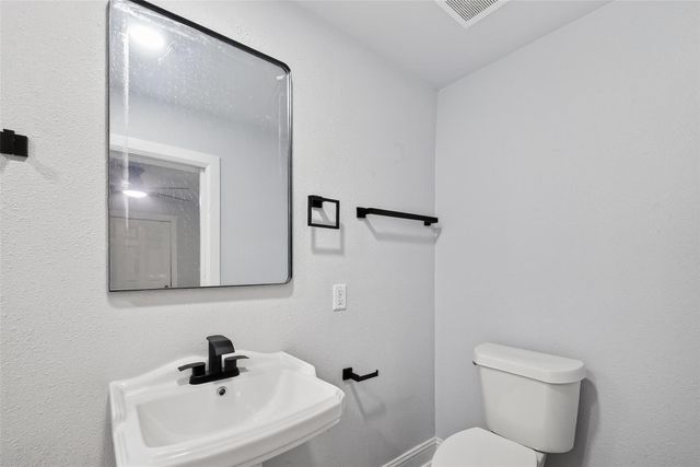 2504 Windsor Lane, Pasadena, TX 77506