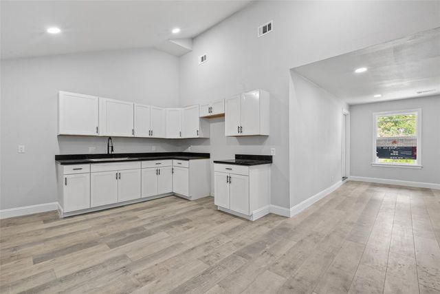2504 Windsor Lane, Pasadena, TX 77506