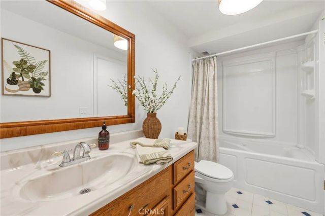 1721 Bates Court, Thousand Oaks, CA 91362