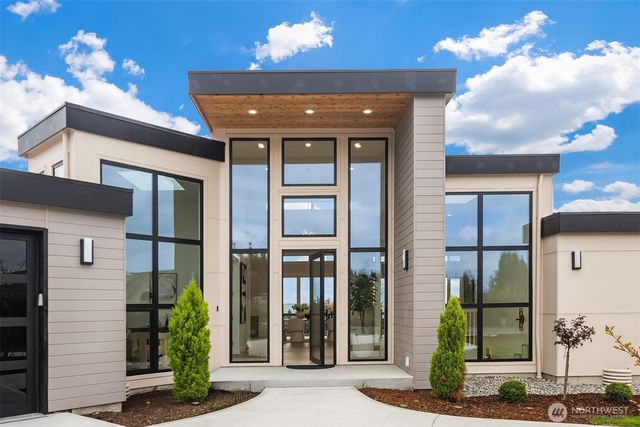 1810 91st Place NE, Clyde Hill, WA 98004