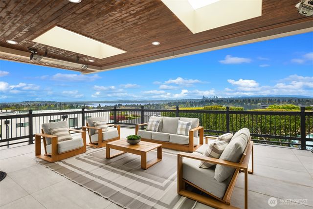 1810 91st Place NE, Clyde Hill, WA 98004