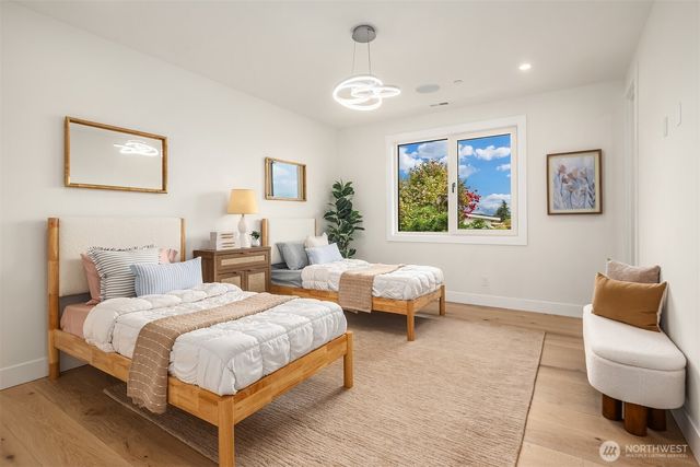 1810 91st Place NE, Clyde Hill, WA 98004