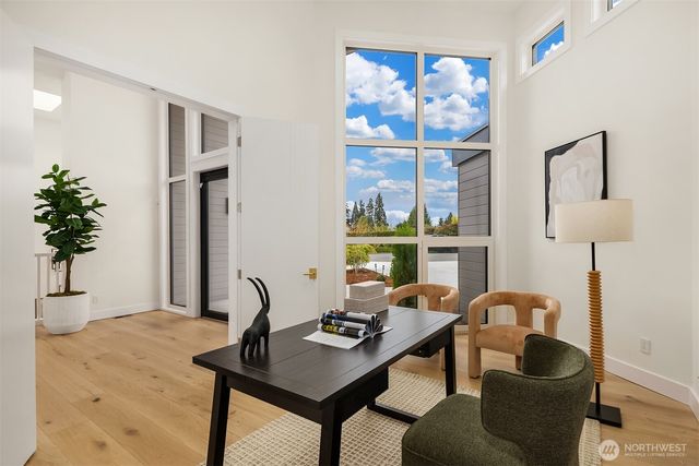 1810 91st Place NE, Clyde Hill, WA 98004
