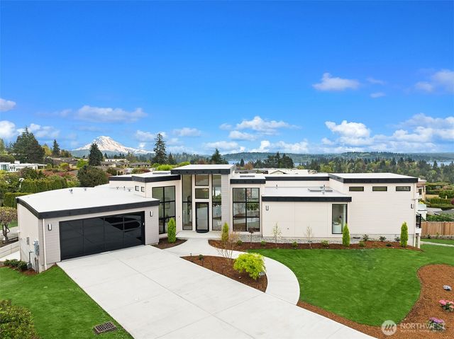 1810 91st Place NE, Clyde Hill, WA 98004