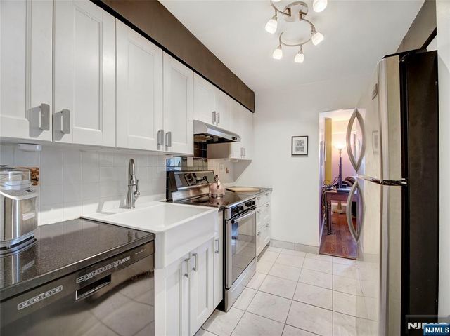 377 S Harrison Street 12D, East Orange, NJ 07018