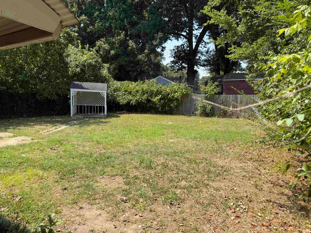 3649 SUZANNE DR, Memphis, TN 38127