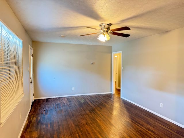 3649 SUZANNE DR, Memphis, TN 38127