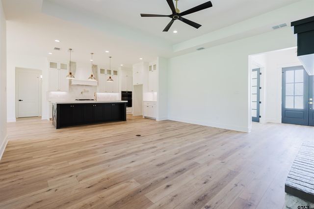 114 White-N-Gail Ln, Bullard, TX 75757