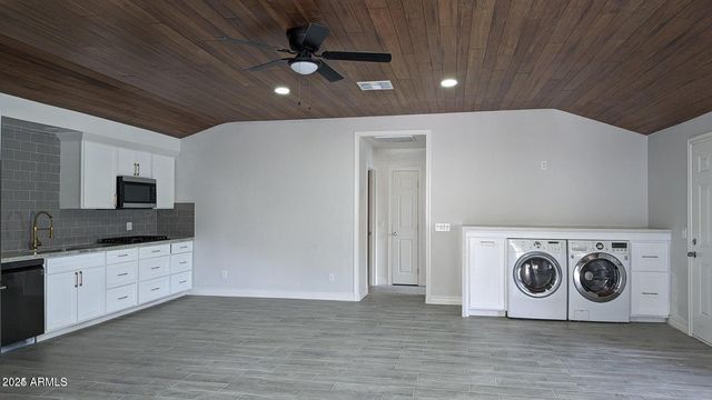 224 S Adonis Avenue, Miami, AZ 85539