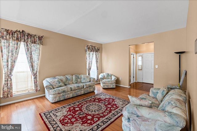 22 STANFORD DRIVE, Kendall Park, NJ 08824