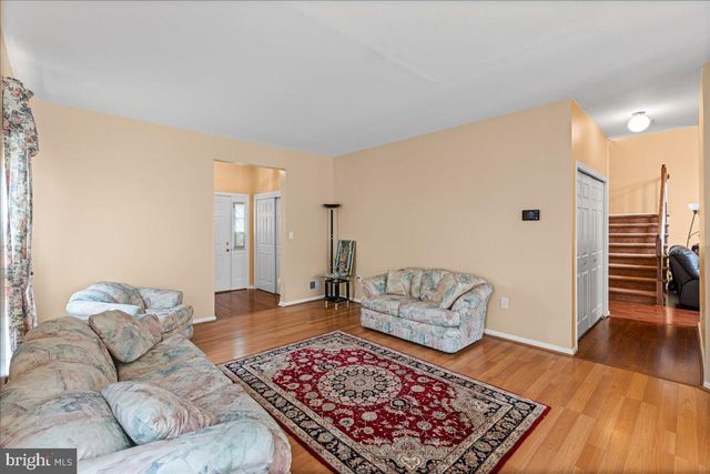 22 STANFORD DRIVE, Kendall Park, NJ 08824