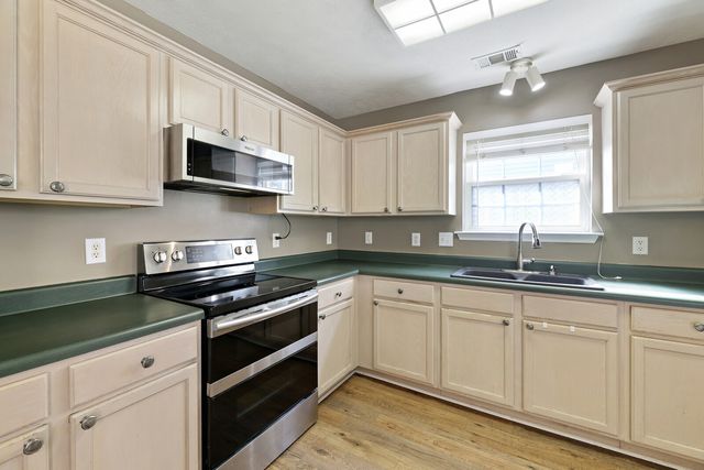 800 Thomas Bay Ct, Antioch, TN 37013