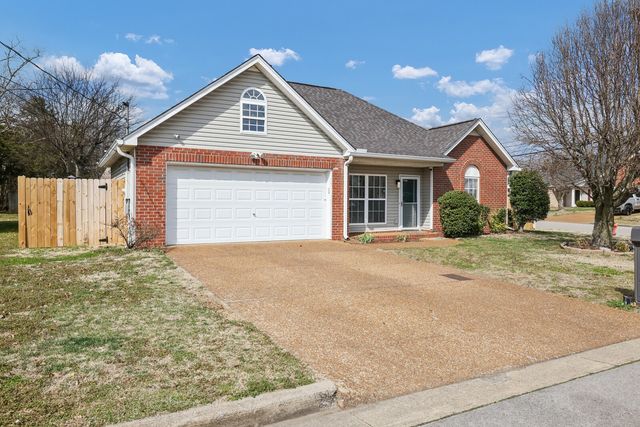 800 Thomas Bay Ct, Antioch, TN 37013