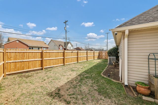 800 Thomas Bay Ct, Antioch, TN 37013