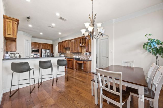 804 Bentwater Parkway, Grand Prairie, TX 75104