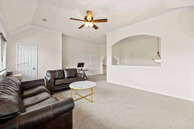 804 Bentwater Parkway, Grand Prairie, TX 75104